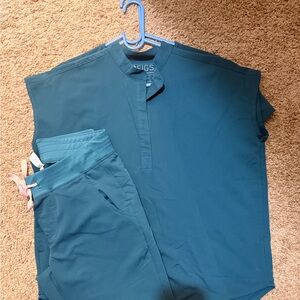 Figs Women's Teal Scrub Top and Pants Set